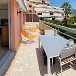 Superbe 2p Vue Mer, Ensoleille, Piscine Lejlighed