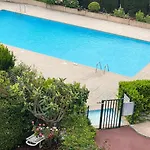 Superbe 2p Vue Mer, Ensoleillé, Piscine Apartamento Rocabruna